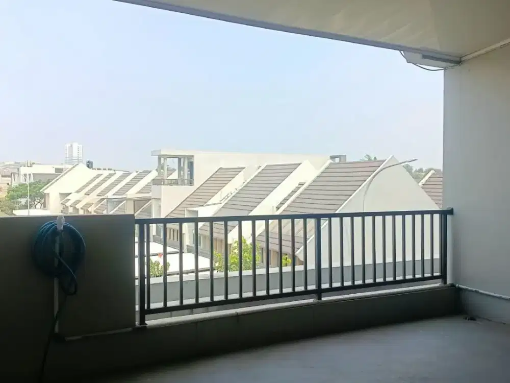 Disewakan Semi Furnished Rumah Z Living Cluster Sky Garden Di Grand Wisata Bekasi #4663