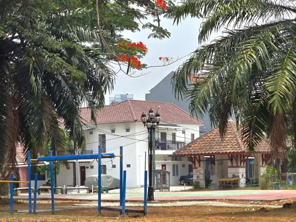Kos Baru Depan Taman Include Cuci Gosok Full AC & Kamar Mandi dalam Free Parkir Mobil