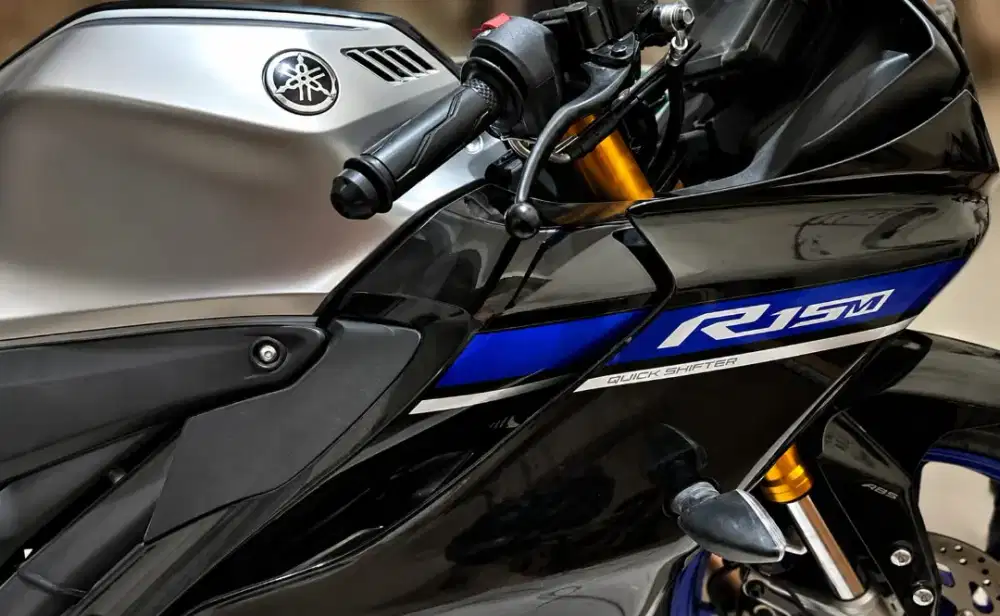 Jual motor Yamaha sports R15 abs conected