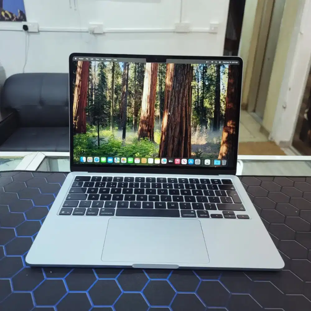 MacBook Air 13 inci M4 (2025) iBoX Ram 16Gb Ssd 512Gb fulset Garansi