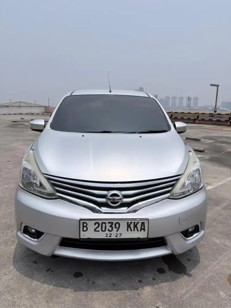Nissan grand livina xv matik