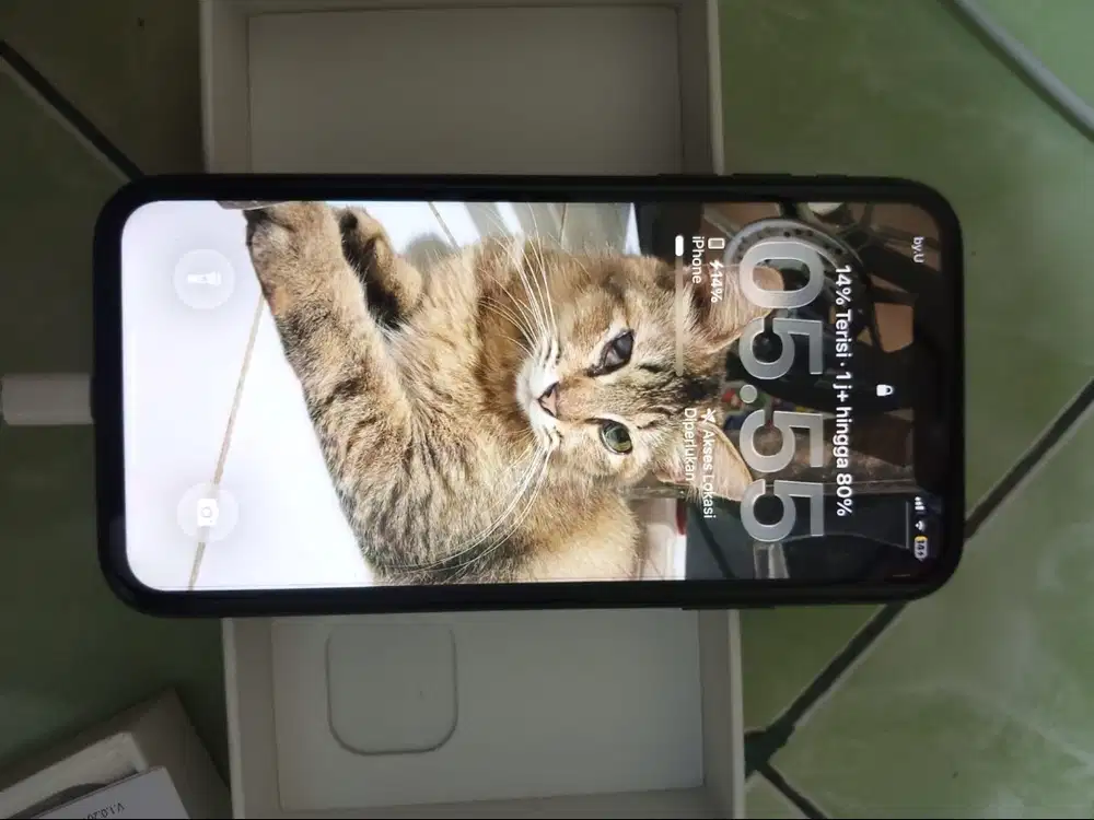 Iphone 11 basic ex ibox 64gb bisa nego