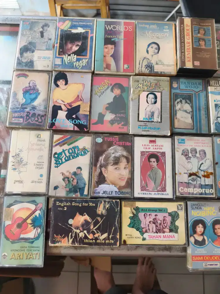 Kaset Tape sisa toko kaset.