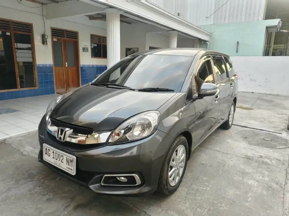 Di jual honda mobilio th 2014 E cvt  , ss lengkap hidup panjang,