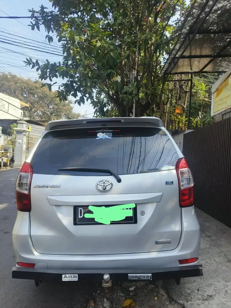 Dijual mobil avanza metic pakaian pribadi