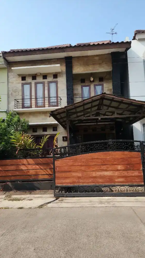Rumah Komplek Aman Nyaman Jakarta Timur