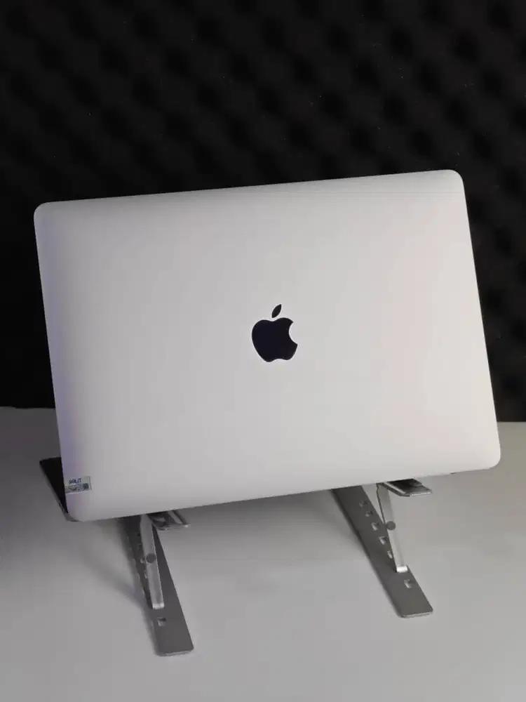 MACBOOK PRO 2017 Dual-Core Intel Core i7,