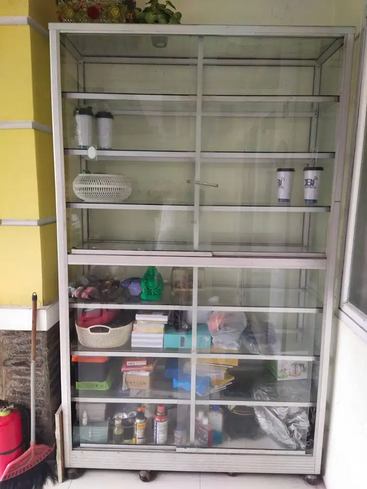 Jual cepat (BU) Lemari kaca