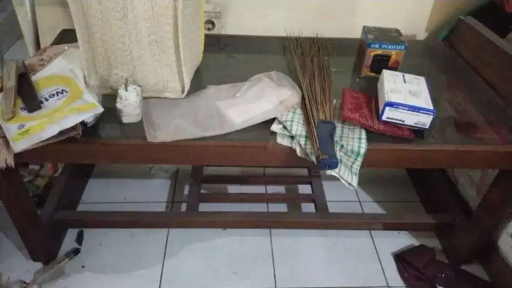 meja ruang tamu