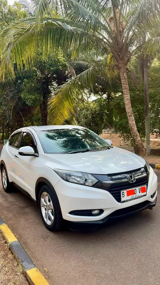 (DP 8juta) Honda HRV E CVT Matic Putih 2016