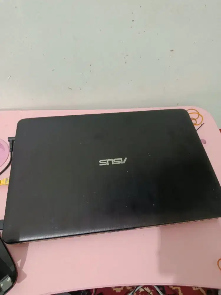 Laptop asus X540LF core i3 dual vga ram 8gb ssd 128gb 15.6in layar