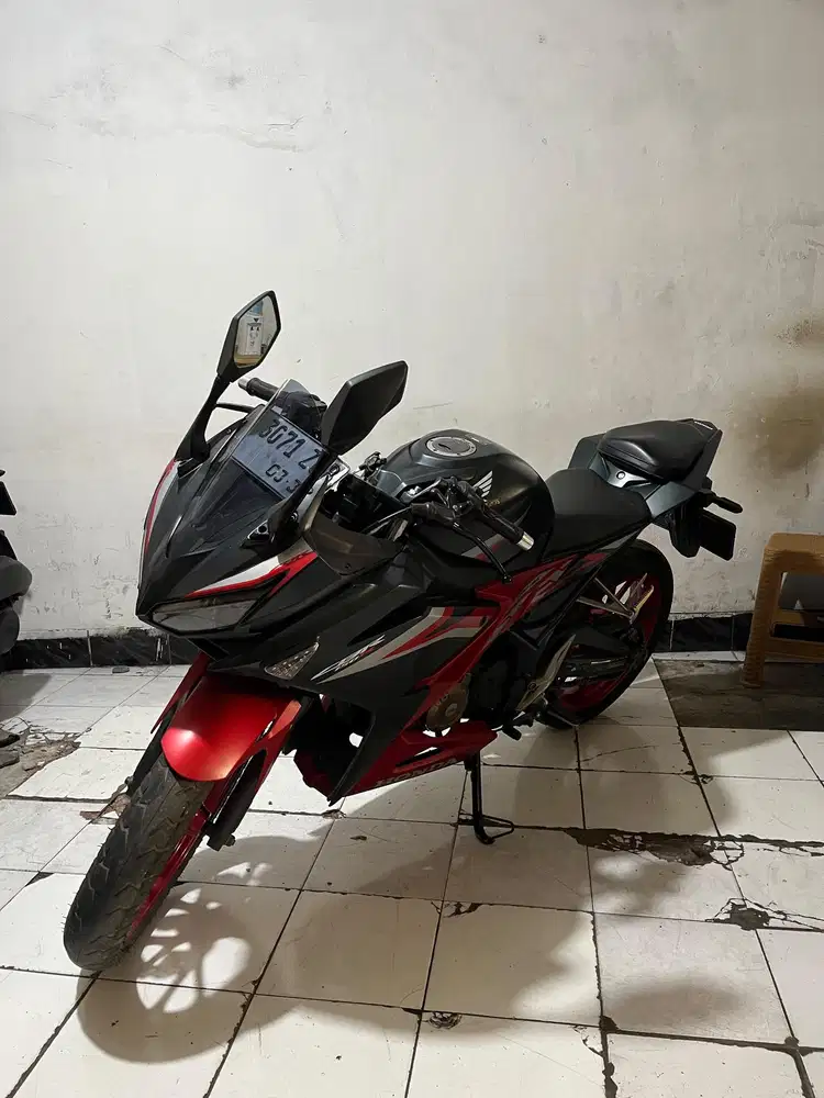 Honda CBR 150R 2020 mulus