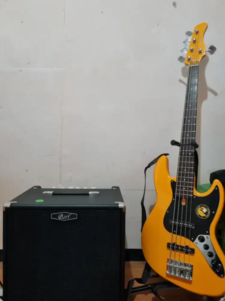 Cort cm150B ampli bass
