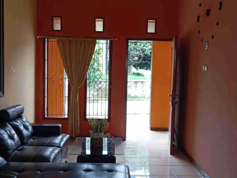 Jual Murah Rumah di Sariwangi dg Kolam Ikan