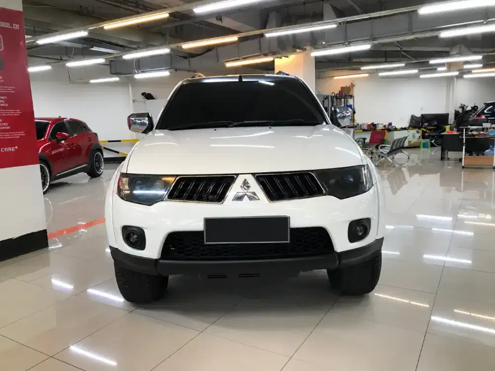 Mitsubishi pajero exceed diesel 2011 at siap pakai
