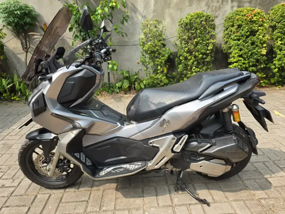 Honda Adv 150 Cbs mulus