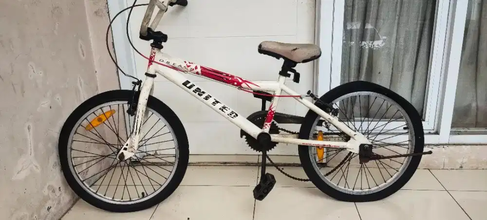 Sepeda bmx united d beast