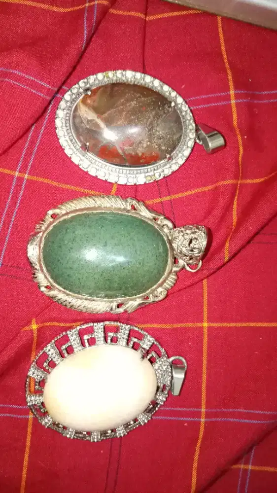 Liontin batu akik