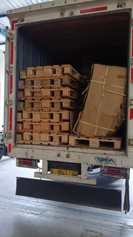 Palet kayu dan papanan jatilondo