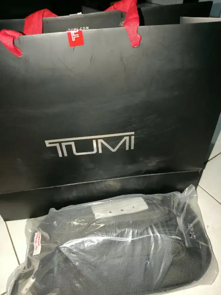 Jual tas tumi jarang pakai
