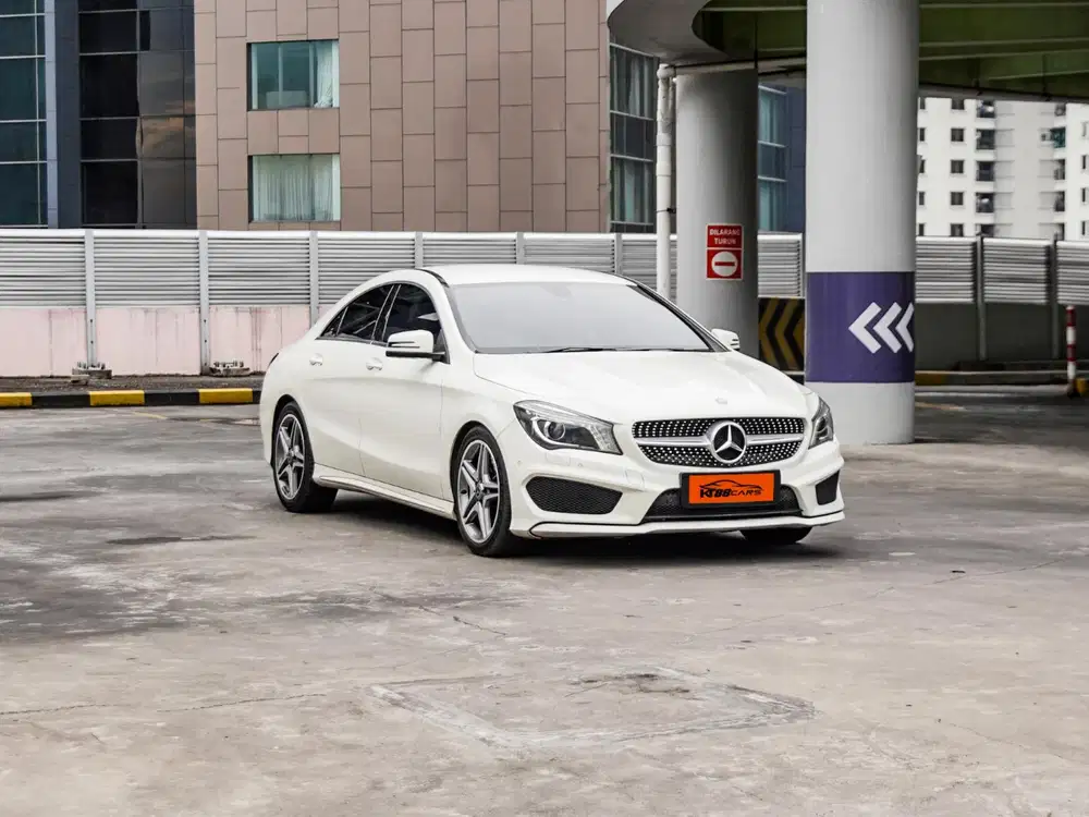 Mercedes Benz CLA 200 AMG 2014
Putih