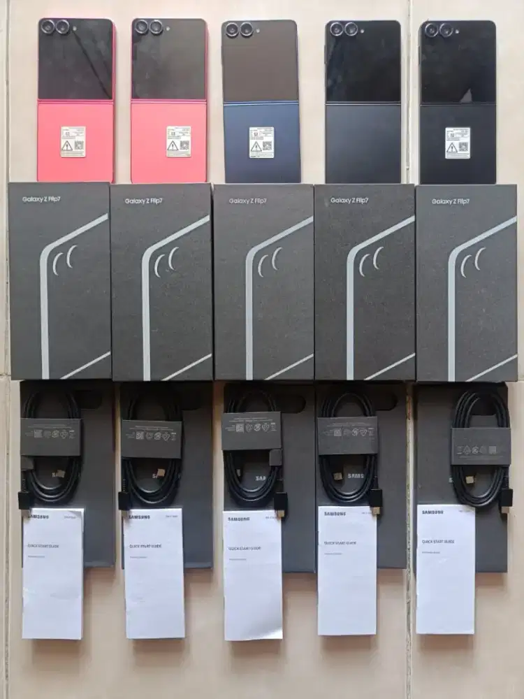 Samsung Z Flip 7 seperti baru