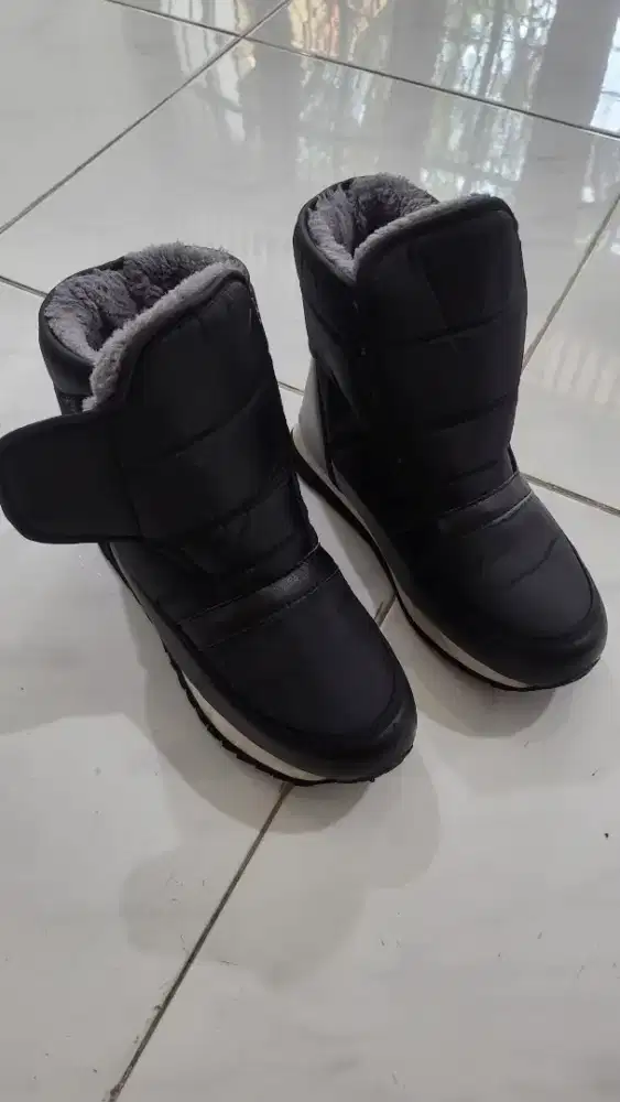Sepatu Boots Salju Winter Unisex Hangat Waterproof