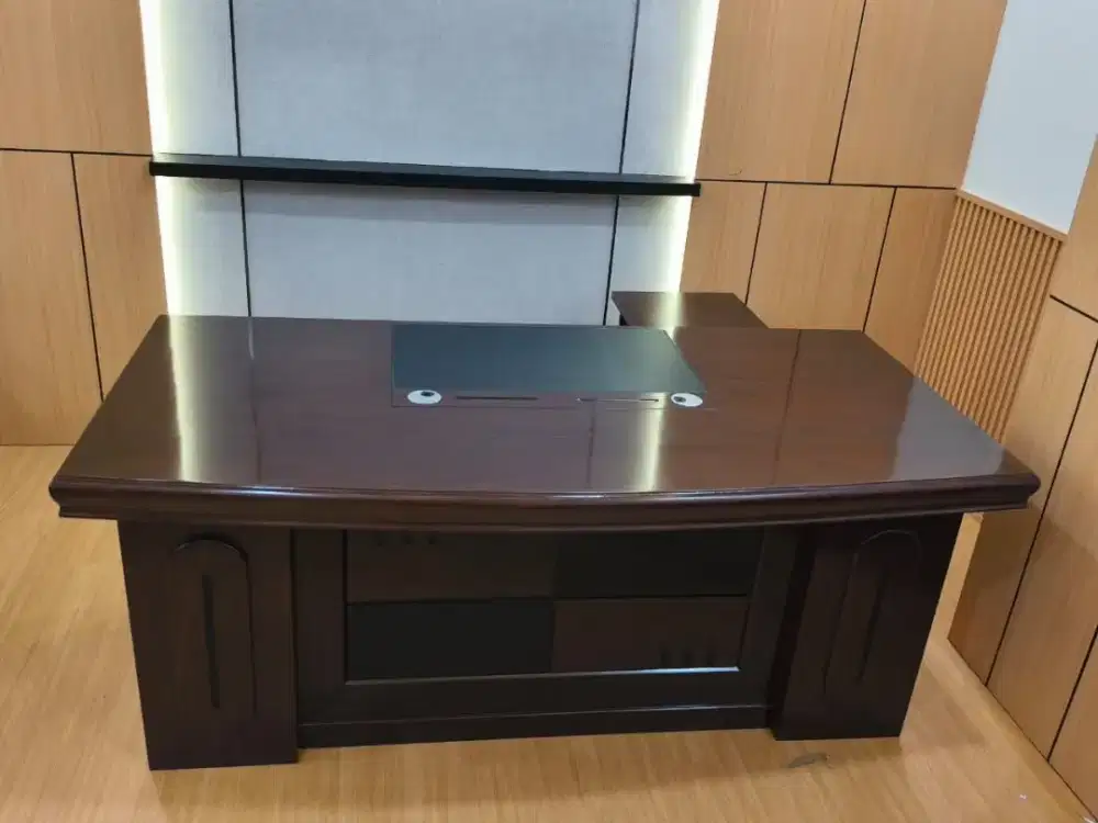 MEJA DIREKTUR PREMIUM CLASSIC LATTER L TERMURAH