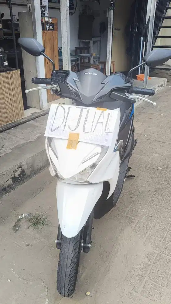 Motor beat cbs 2024 hitam putih