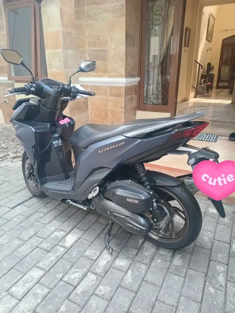 Jual vario surat legkap mesin terawat pajak tekat 1x lecet pakean.