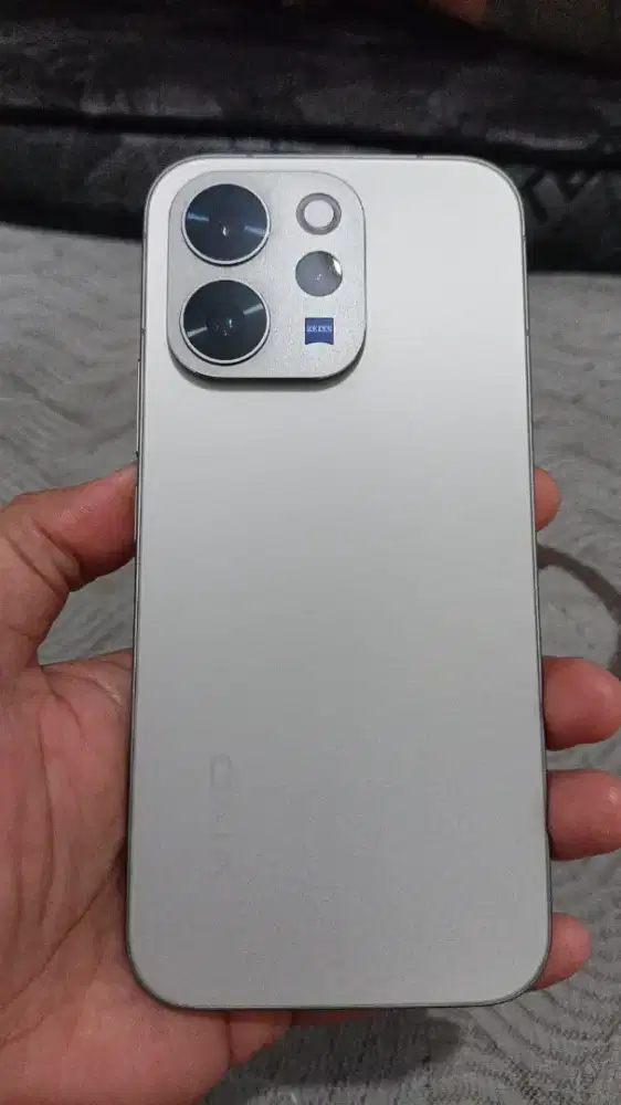 Vivo V70 5G 12/256
