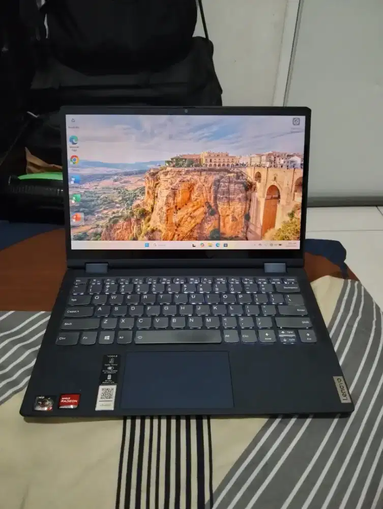 Lenovo yoga 6 Ryzen 7 5700 ram 16gb
