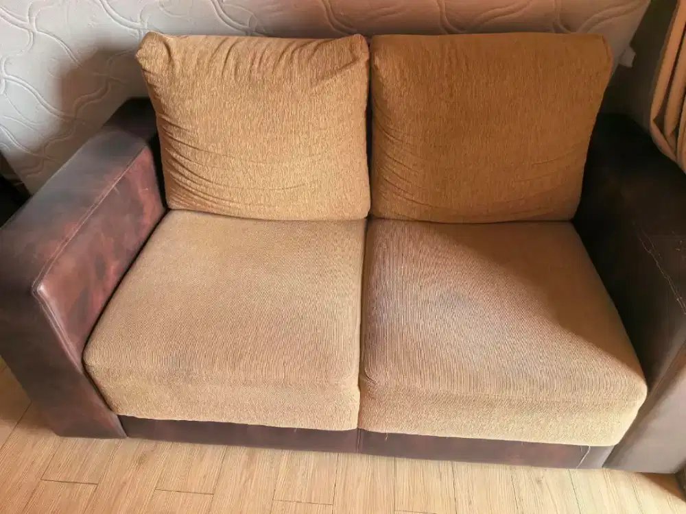 Dijual Sofa 2 Tempat Duduk