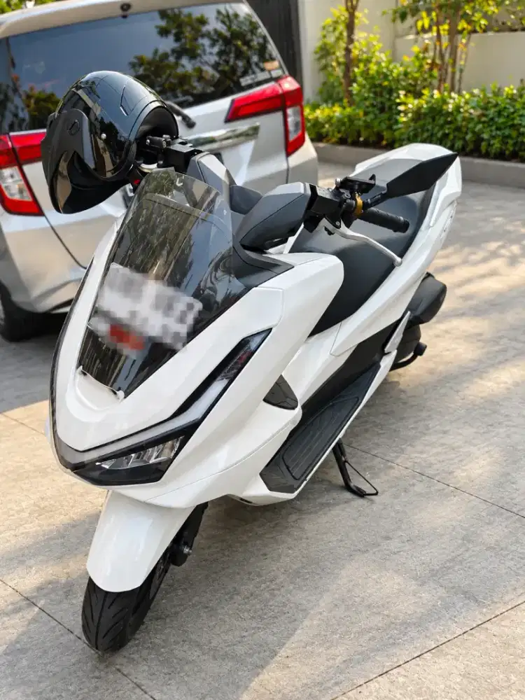 Honda PCX Putih – Kondisi Terawat, Siap Pakai!