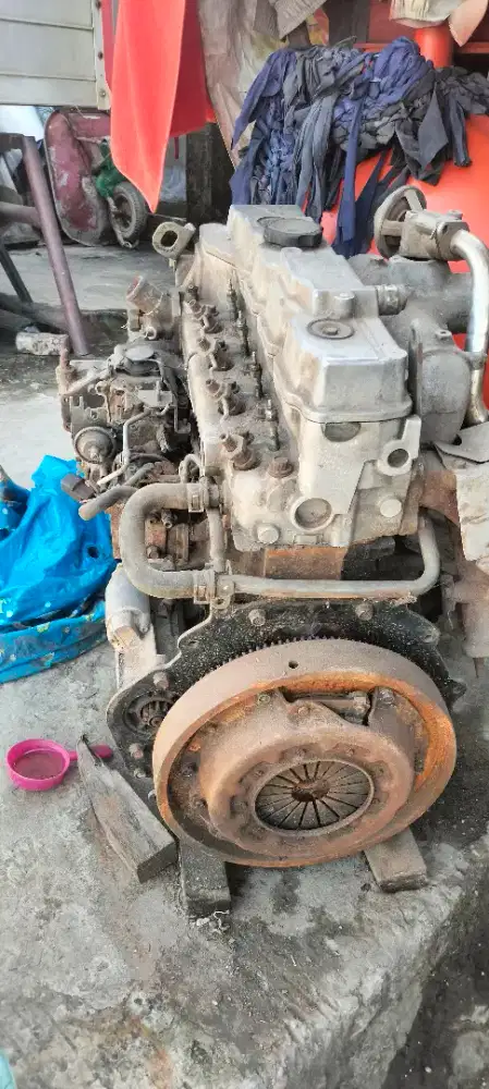 Mesin Mitshubishi 4M40