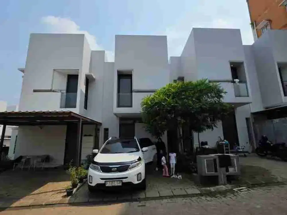 Dijual rumah 2 lantai siap huni dilingkungan idaman keluarga Indonesia..