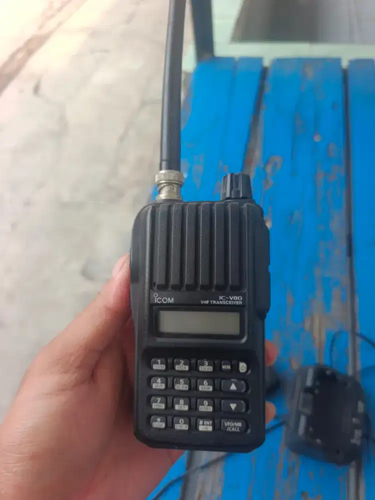 DI JUALHT ICOM V80