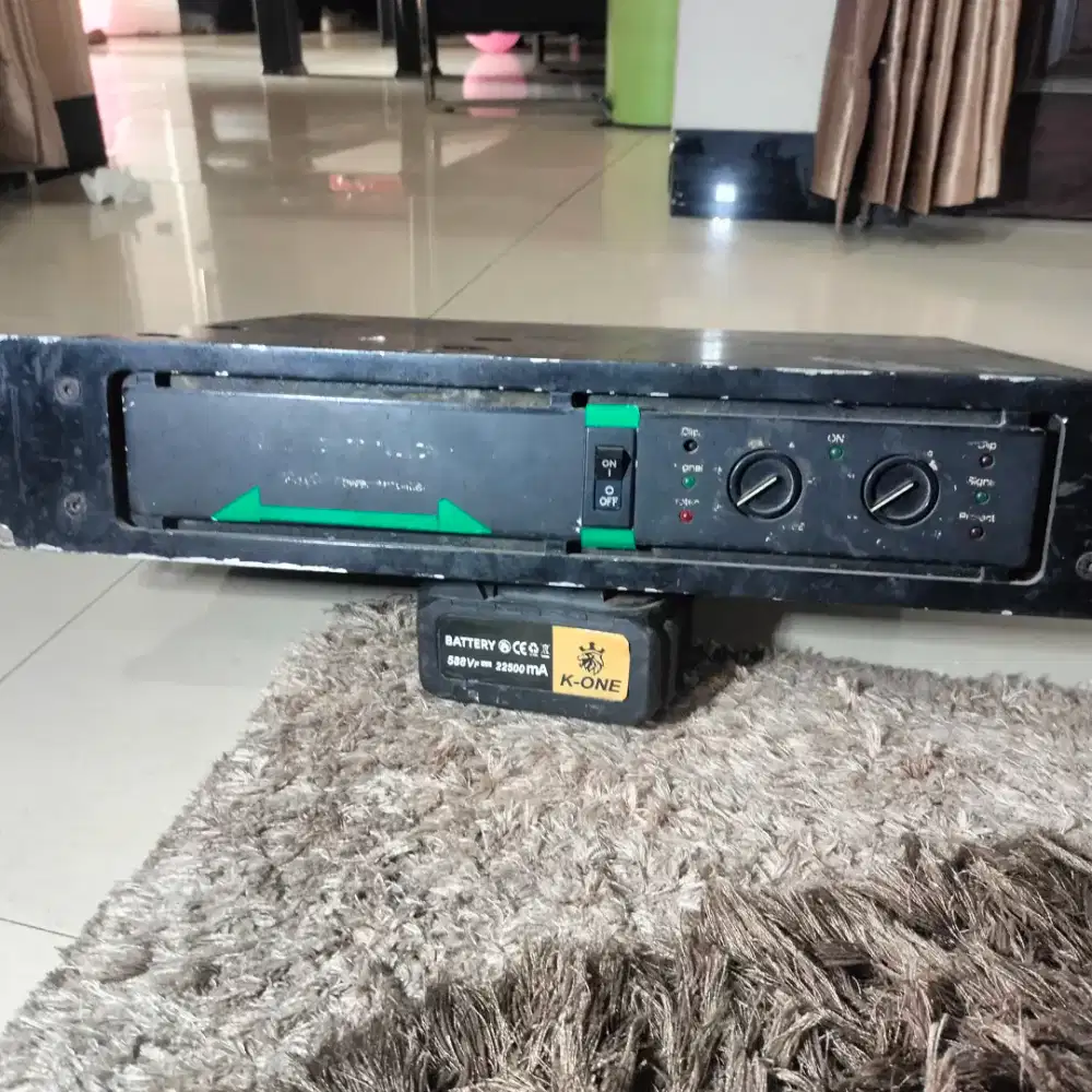 Power amplifier crest audio fa 1201
