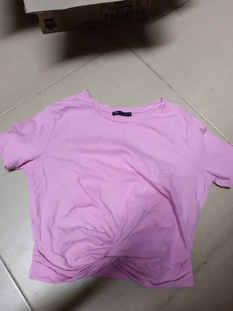 Atasan wanita yang cocok untuk semua acara
