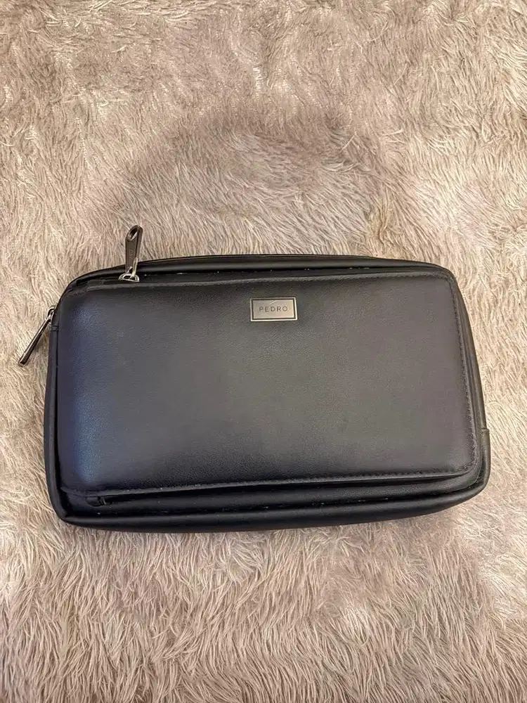 POUCH / TAS SELEMPANG MERK PEDRO