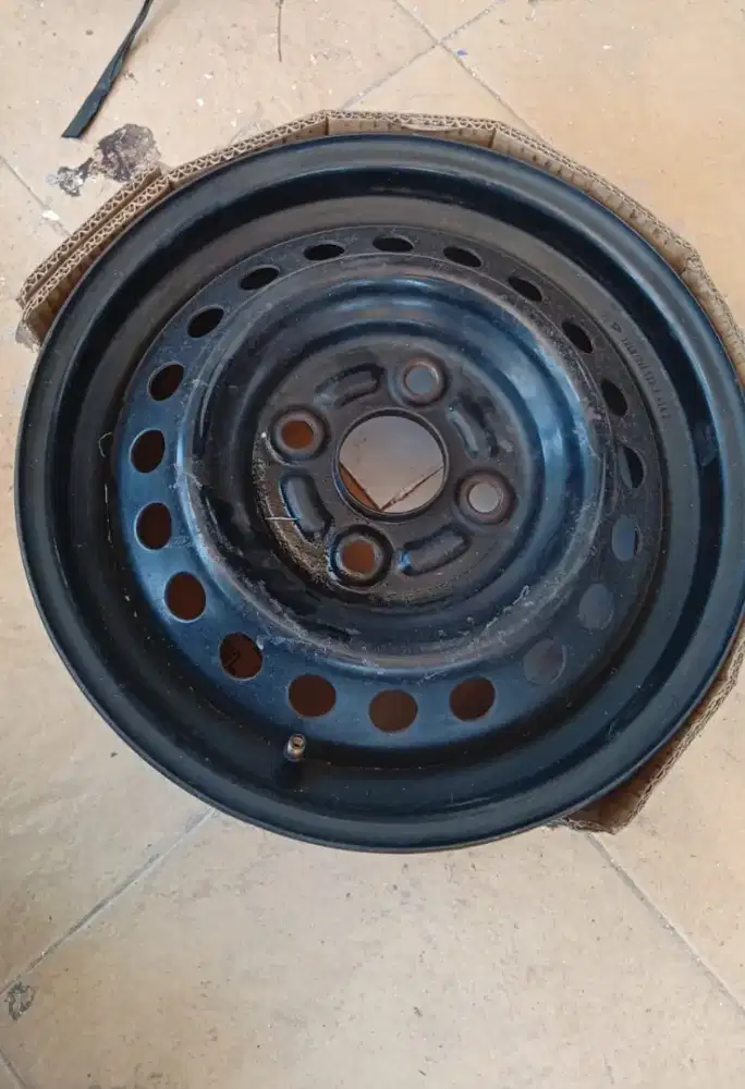 Velg kaleng ayla agya R 13