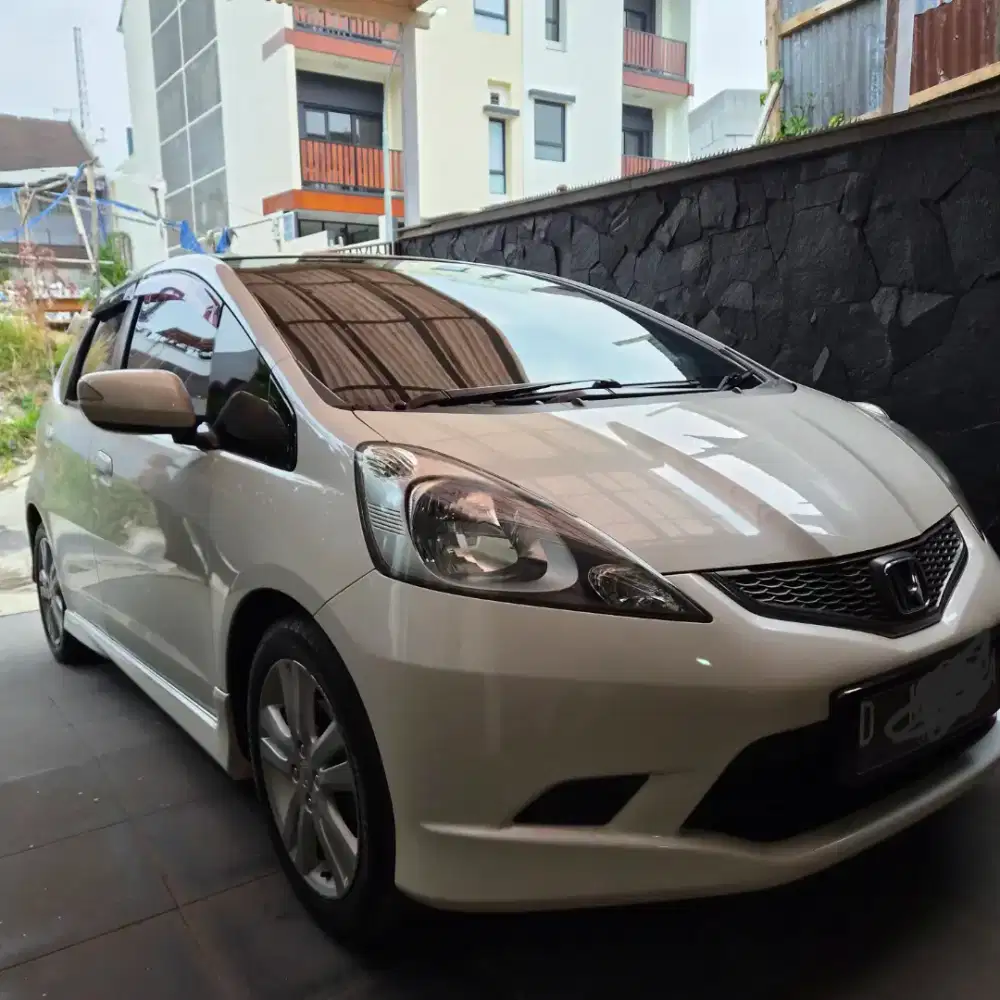 HONDA JAZZ RS 2010 A/T LOW KM