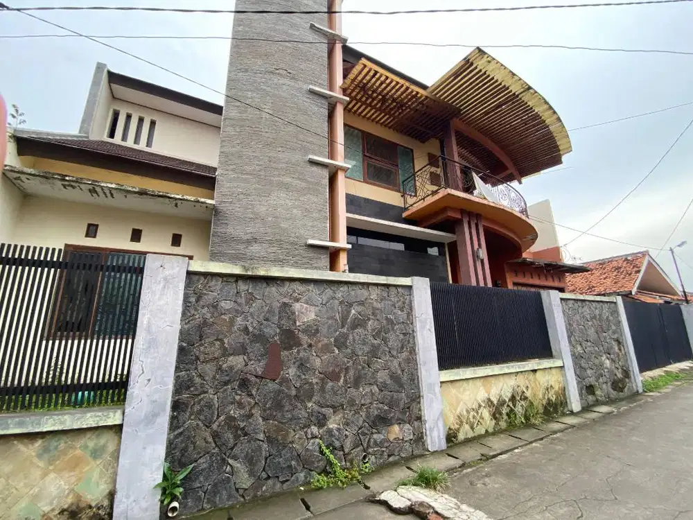 Bismillah Dijual Rumah 2 lantai
