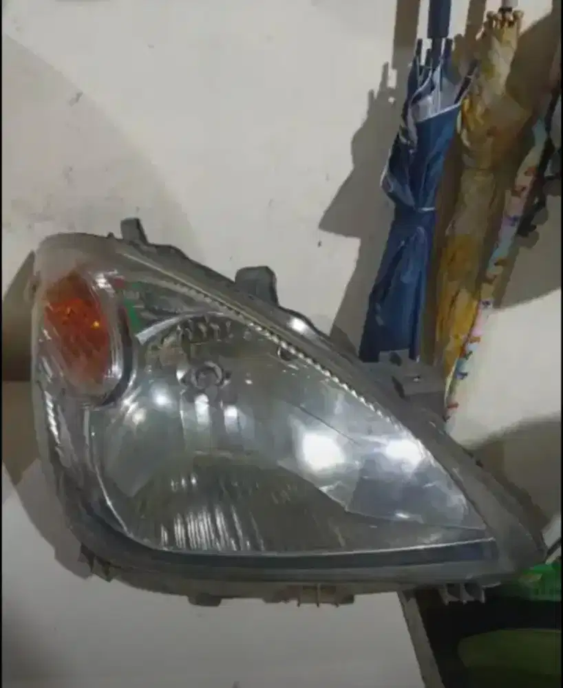 Lampu depan Fullset kanan kiri Avanza/Xenia Lama/OLD.ORI copotan Mobil