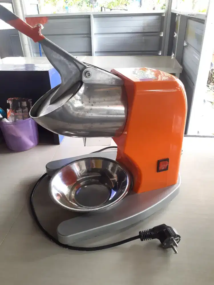 Mesin es crusher / es serut