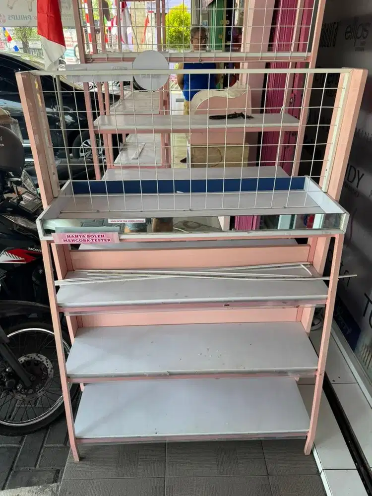 rak kosmetik second