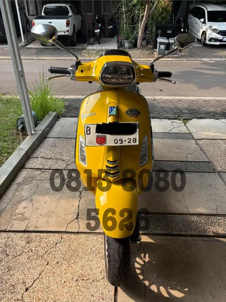 Vespa Sprint 2023 Low KM Simpanan