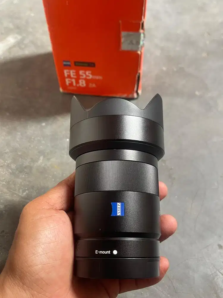 LENSA SONY ZEISS 55mm F1.8 Like New