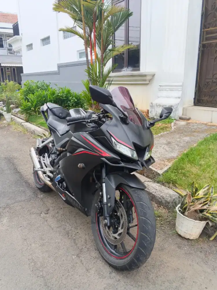 R15 V3 Motor bagus dan terawat sekali