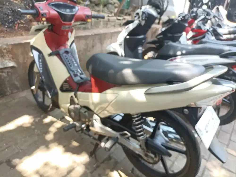 Honda Supra x125 2005 karbu
